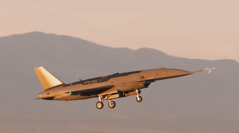 États-Unis : un F-16 piloté par l’IA inaugure une révolution technologique dans l’aviation
