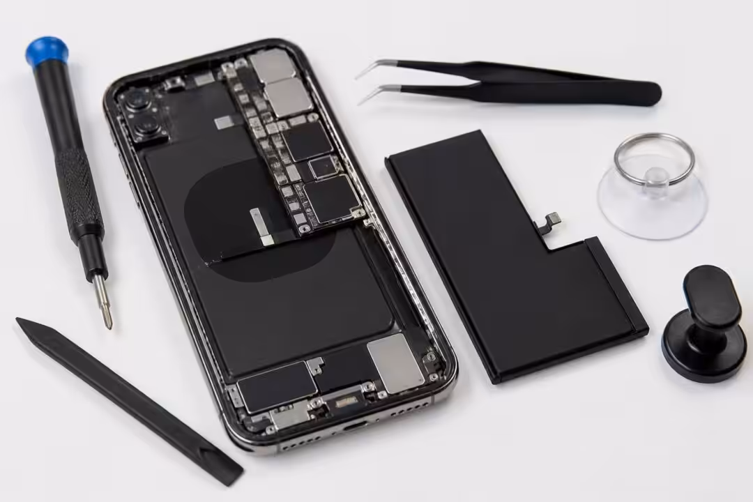 découvrez notre guide complet pour remplacer la batterie de votre iphone xs max en toute sécurité et prolonger la durée de vie de votre smartphone.